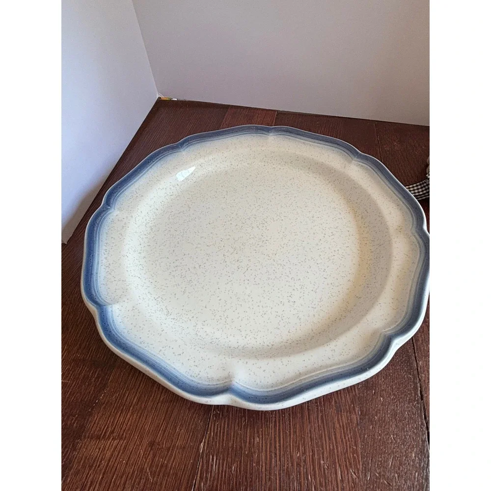 Mikasa Country Club CA500 Dinner Plate Blue Scalloped Rim Speckled Japan 10.75in